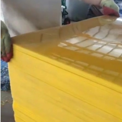 Vaste polypropyleenplaten voor veilig en betrouwbaar vervoer van flessen en blikken op pallets